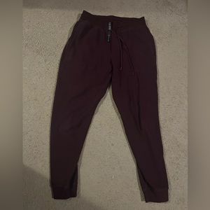 Lululemon Large woman’s sweatpants in burgundy